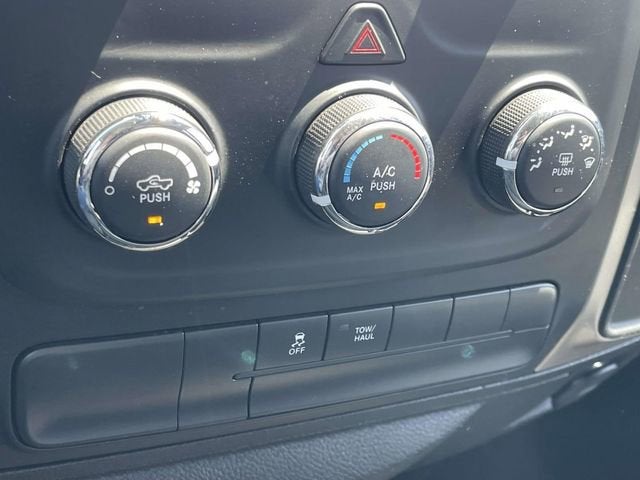 2019 RAM 1500 Classic SLT Crew Cab 4x4 6'4" Box