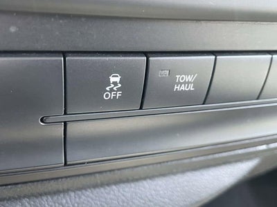 2019 RAM 1500 Classic SLT Crew Cab 4x4 6'4" Box