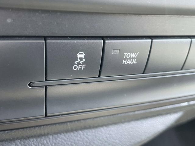 2019 RAM 1500 Classic SLT Crew Cab 4x4 6'4" Box