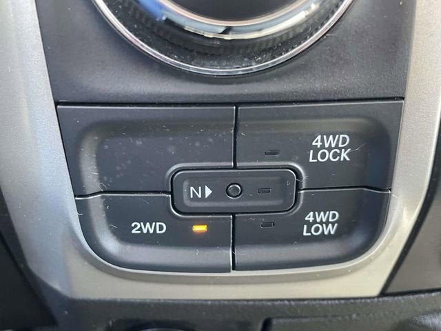 2019 RAM 1500 Classic SLT Crew Cab 4x4 6'4" Box