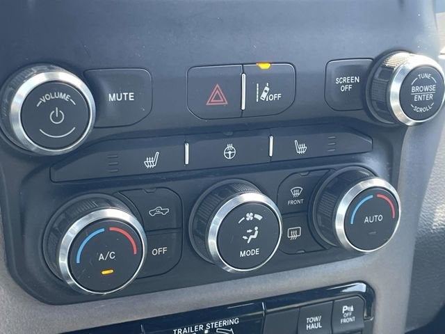 2023 RAM 1500 Big Horn Crew Cab 4x4 5'7" Box