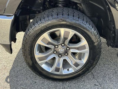2019 RAM 1500 Longhorn Crew Cab 4x4 5'7" Box