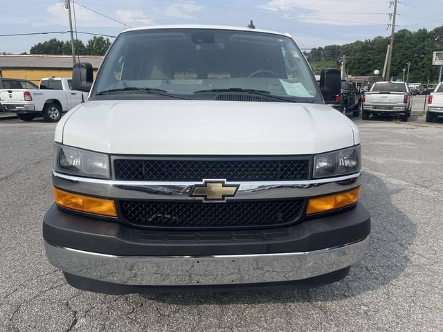 2025 Chevrolet Express Passenger 1LT
