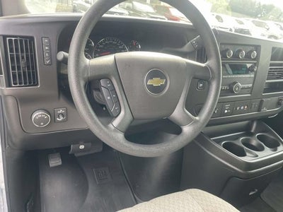 2025 Chevrolet Express Passenger 1LT