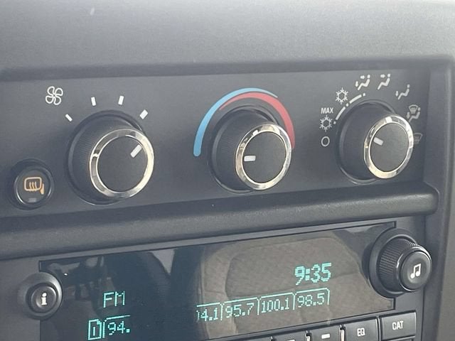 2025 Chevrolet Express Passenger 1LT