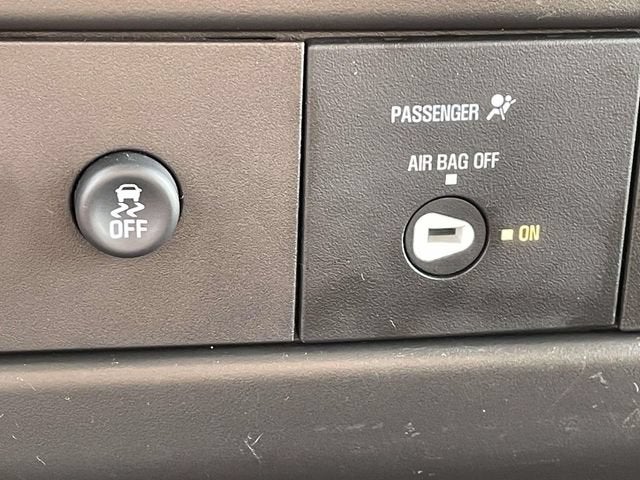 2025 Chevrolet Express Passenger 1LT