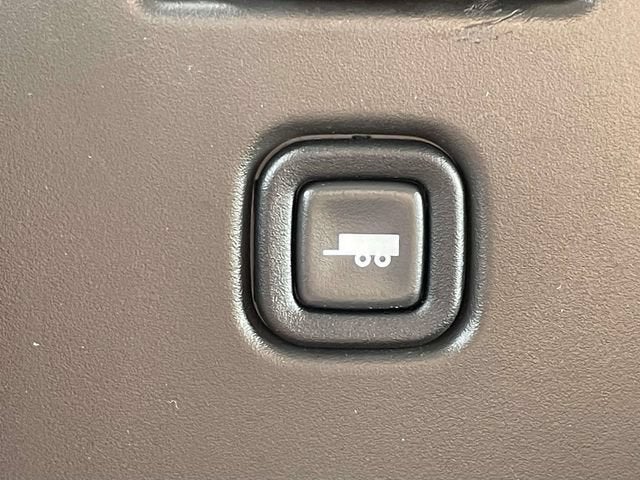 2025 Chevrolet Express Passenger 1LT