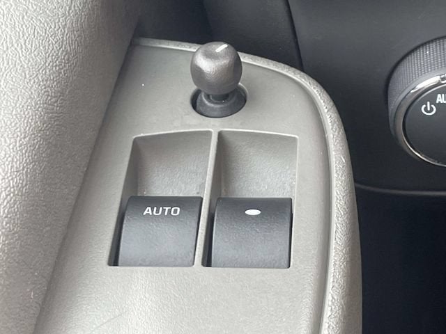 2025 Chevrolet Express Passenger 1LT