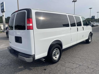 2025 Chevrolet Express Passenger 1LT
