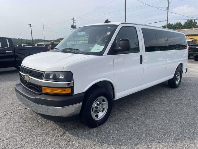 2025 Chevrolet Express Passenger 1LT