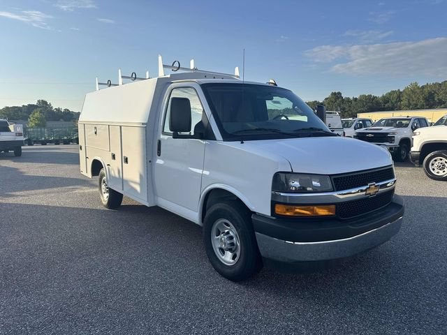 2025 Chevrolet Express Cutaway 3500 1WT