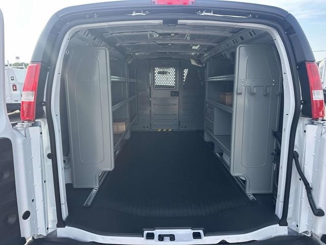 2026 Chevrolet Express Cargo 1WT