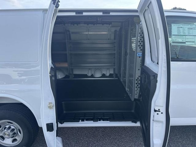 2026 Chevrolet Express Cargo 1WT