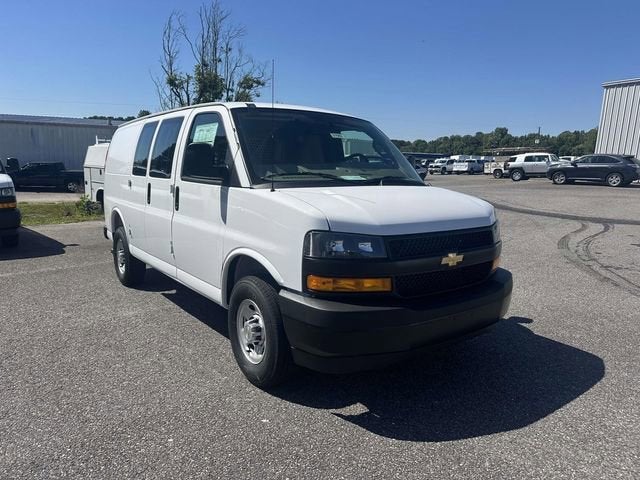2026 Chevrolet Express Cargo 1WT