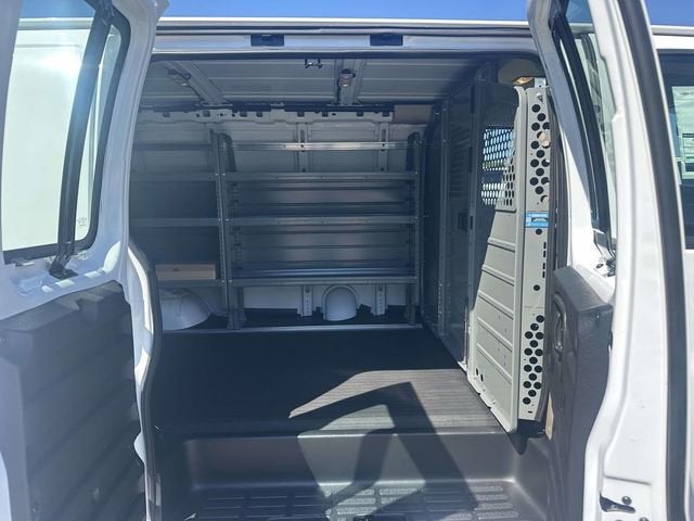 2026 Chevrolet Express Cargo 1WT