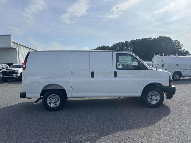 2026 Chevrolet Express Cargo 1WT