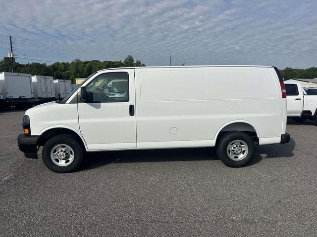 2026 Chevrolet Express Cargo 1WT