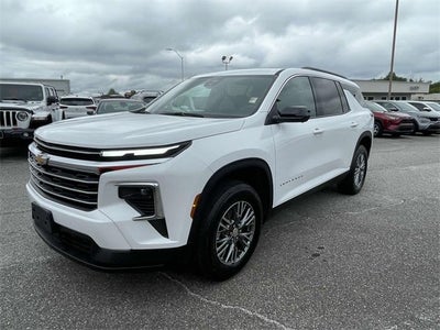 2024 Chevrolet Traverse LT