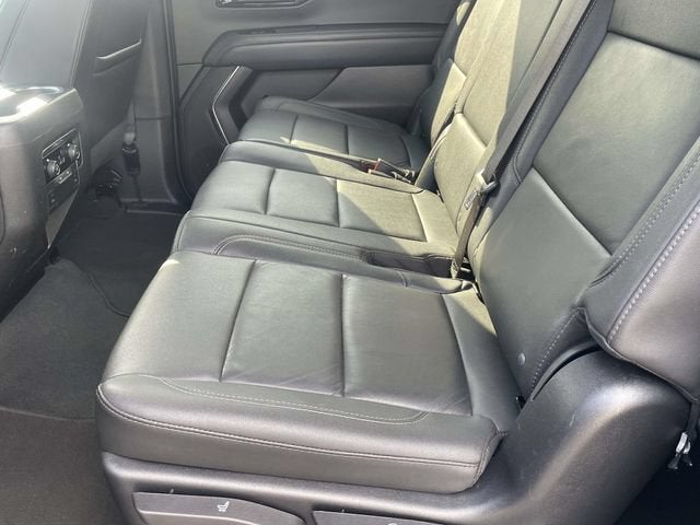 2025 Chevrolet Suburban LT