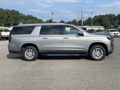 2025 Chevrolet Suburban LT