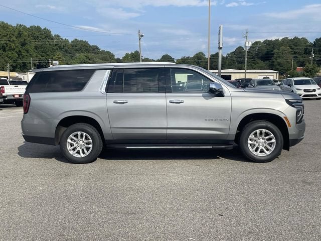 2025 Chevrolet Suburban LT