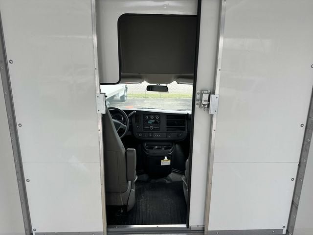 2024 Chevrolet Express Cutaway 3500 1WT
