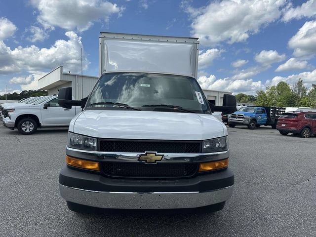 2024 Chevrolet Express Cutaway 3500 1WT