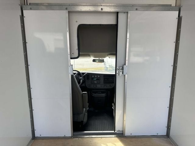 2024 Chevrolet Express Cutaway 3500 1WT