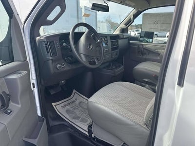 2024 Chevrolet Express Cutaway 3500 1WT