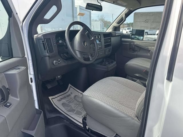 2024 Chevrolet Express Cutaway 3500 1WT