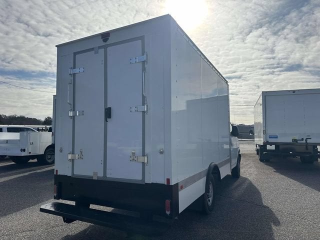 2024 Chevrolet Express Cutaway 3500 1WT
