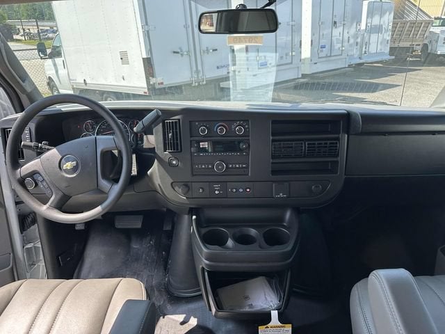 2024 Chevrolet Express Cutaway 3500 1WT