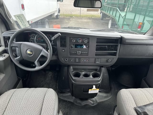 2024 Chevrolet Express Cutaway 3500 1WT