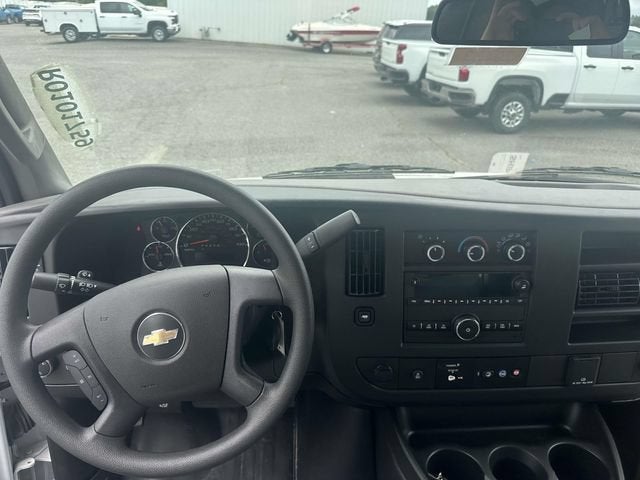 2024 Chevrolet Express Cutaway 4500 2WT