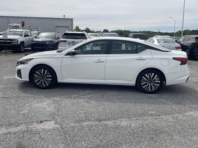 2025 Nissan Altima SV