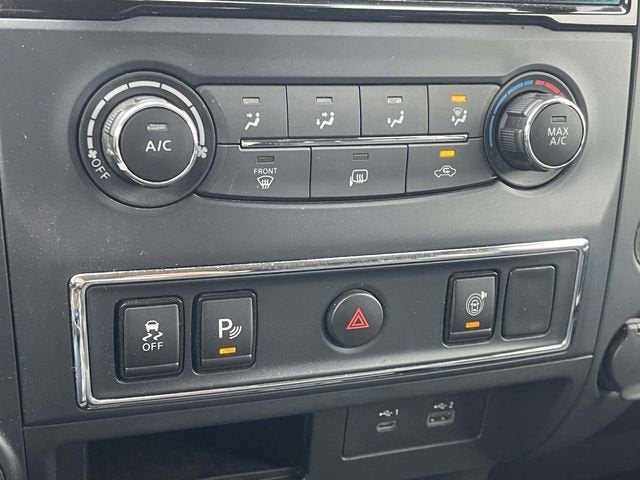 2022 Nissan Titan SV