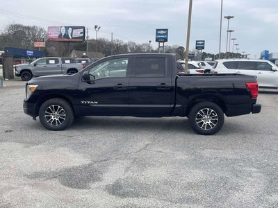 2022 Nissan Titan SV