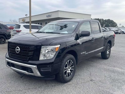 2022 Nissan Titan SV