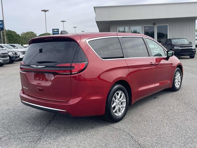 2025 Chrysler Pacifica Select