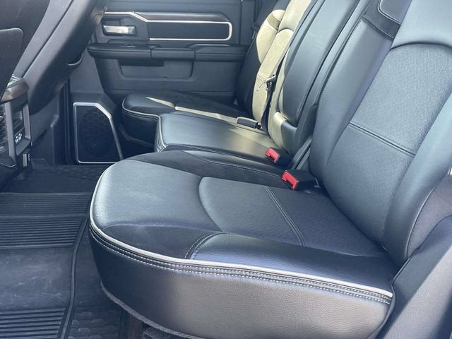 2024 RAM 3500 Laramie Crew Cab 4x4 8' Box