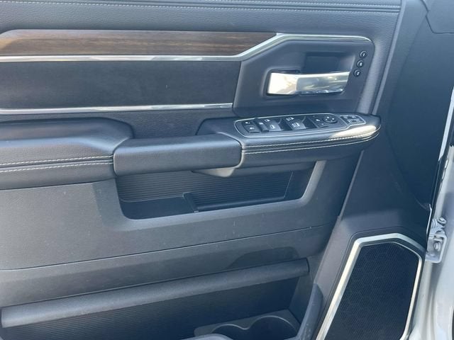 2024 RAM 3500 Laramie Crew Cab 4x4 8' Box