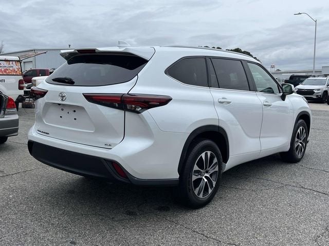2024 Toyota Highlander LE