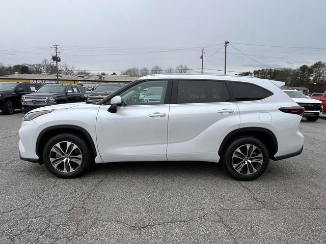 2024 Toyota Highlander LE