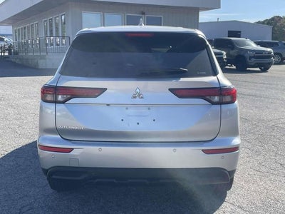 2024 Mitsubishi Outlander ES