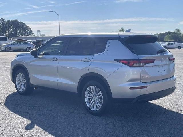 2024 Mitsubishi Outlander ES