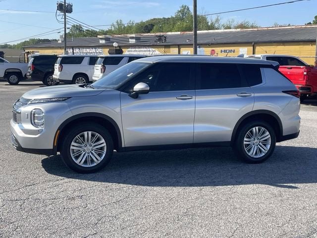 2024 Mitsubishi Outlander ES