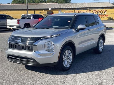 2024 Mitsubishi Outlander ES