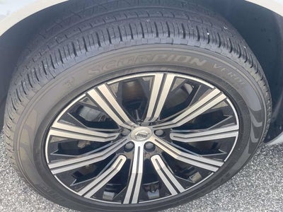 2024 Volvo XC90 B5 Plus Bright Theme