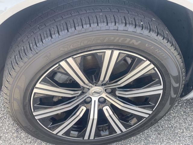 2024 Volvo XC90 B5 Plus Bright Theme