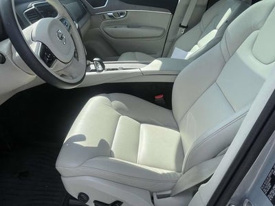2024 Volvo XC90 B5 Plus Bright Theme